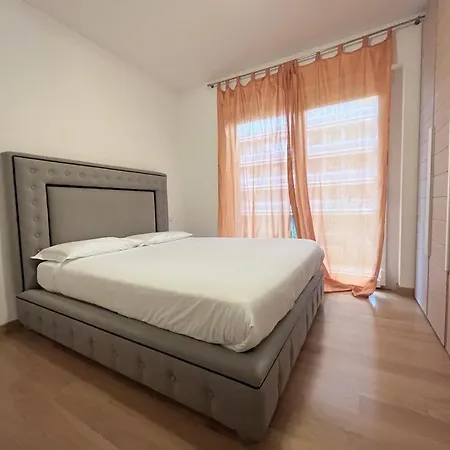 5 Rent Center